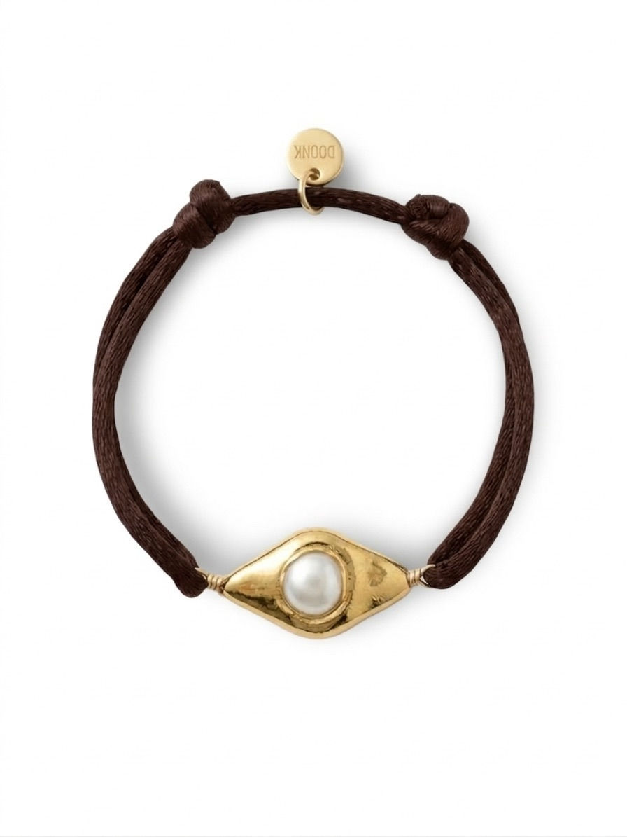 Thumbnail: צמיד עין הפנינה