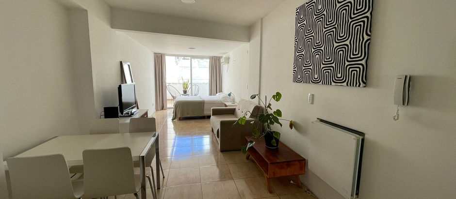 ¡Amplio Monoambiente con Balcón-Patio en Almagro!