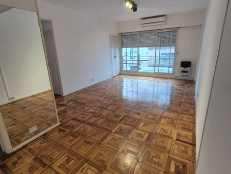 Impecable Semipiso de 3 Ambientes en Recoleta - Vista Abierta y Recién Pintado