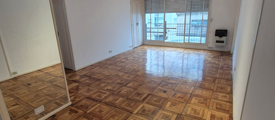 Impecable Semipiso de 3 Ambientes en Recoleta - Vista Abierta y Recién Pintado