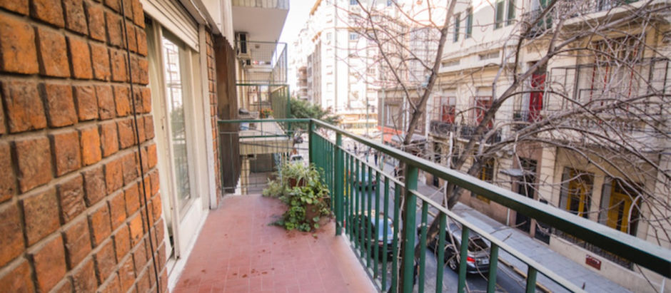 Corazón Universitario: Amplio 3 Ambientes con Balcón y Pet Friendly