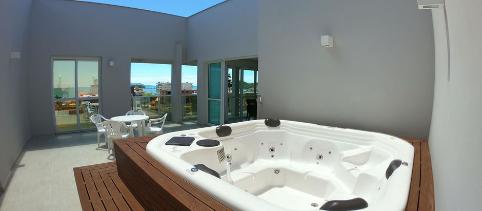 Praia de Palmas 801: Vista Mar Espetacular: Cobertura Duplex com 3 Suítes