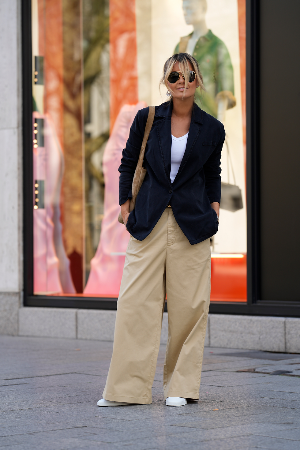 Thumbnail: BLAZER ELSA IN BLACK