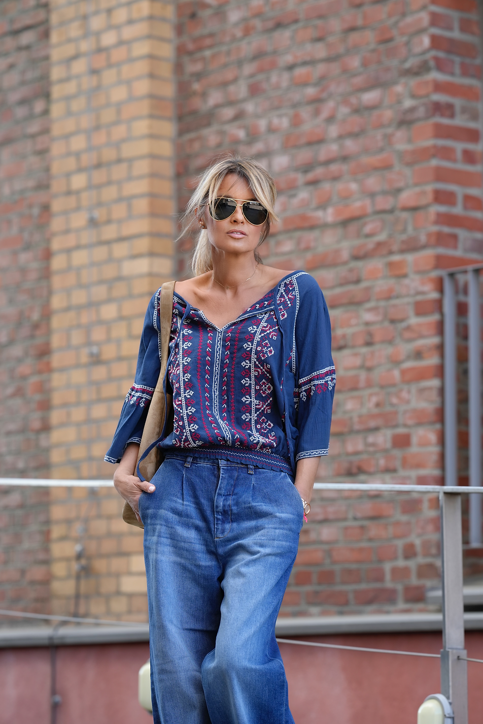 Miniaturbild: M.A.B.E EMBROIDERED BLOUSE LENA