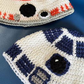Les Beanies Star Wars

Le BB-8 et le R2D2.

Ces pièces ont été créées sur mesure.