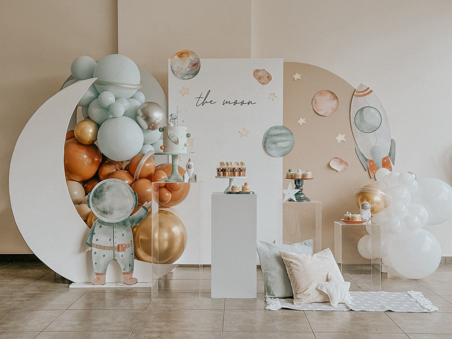 Ścianka balonowa 0574- balony z helem, księżyc