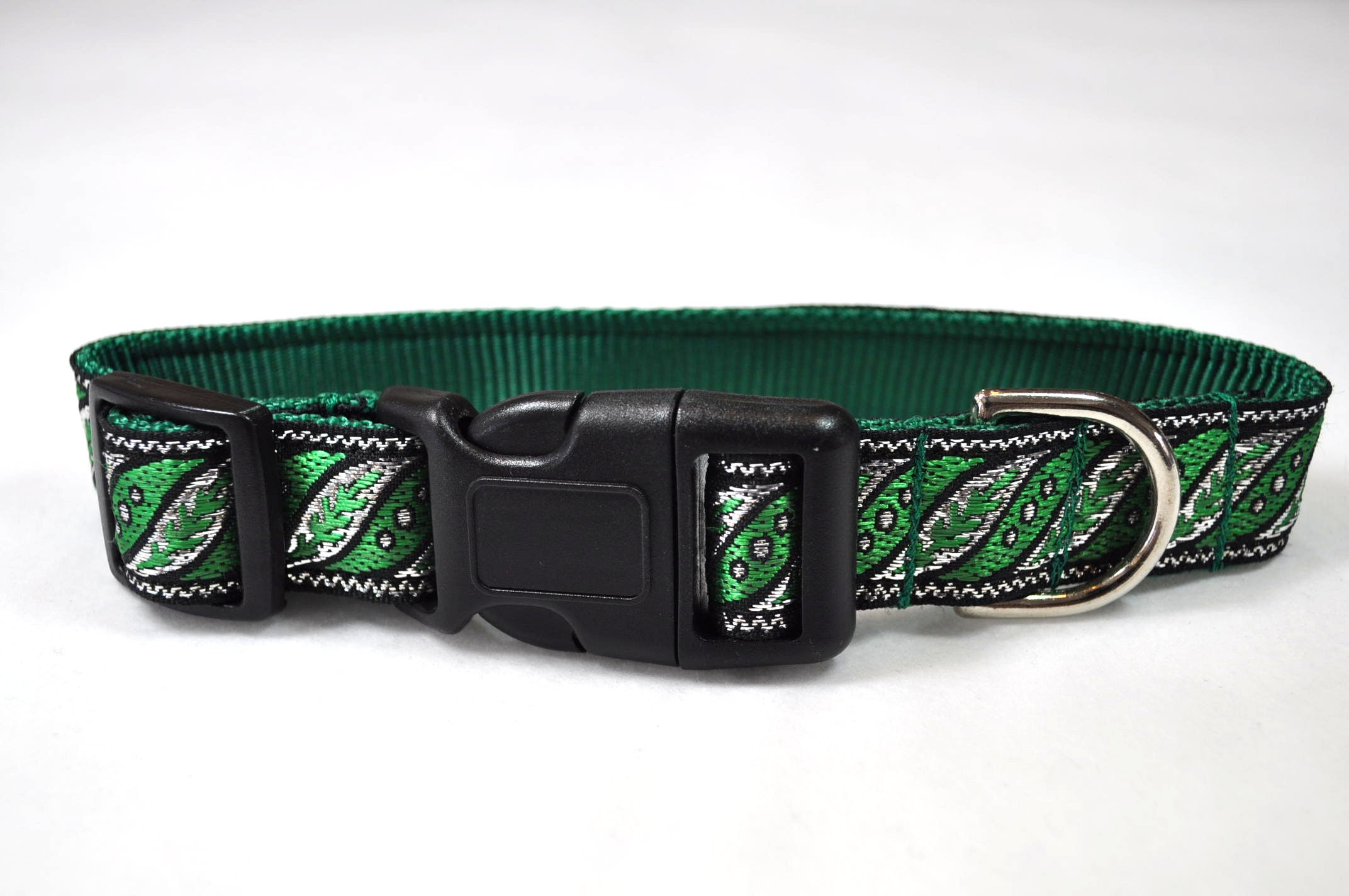 Slanted Leaves,  Green and Silver 1 inch