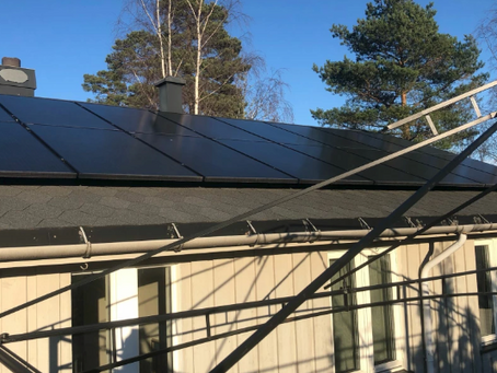 Lader elbilen med egenprodusert strøm