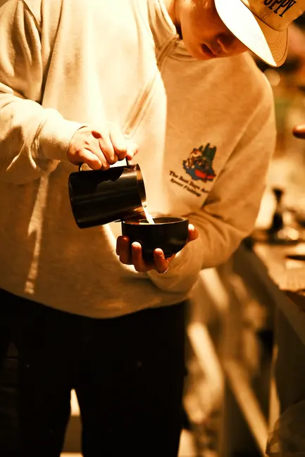 台中咖啡廳Peter Cafeteria咖啡師沖咖啡