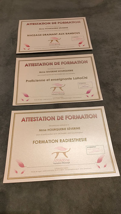 Diplômes massages photo 13.jpg