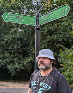 Welsh Harp Sign Post Eli