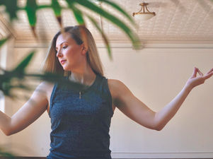 Lindsey of Flourish Mom Co.