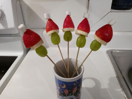 grinch fruit kabobs