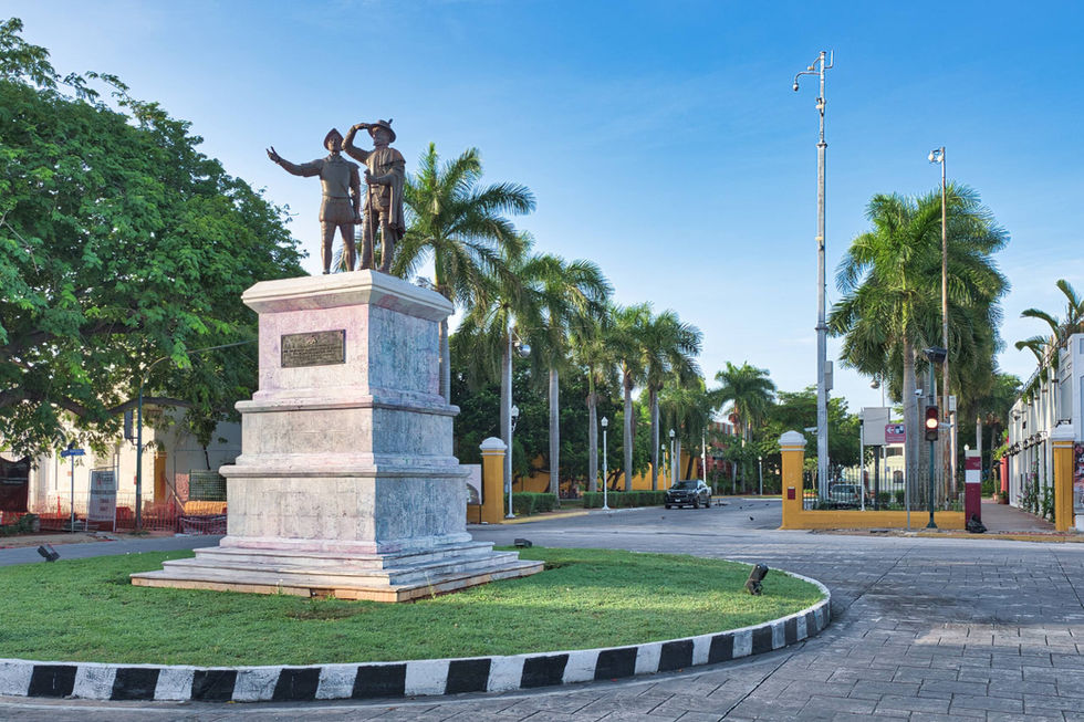 Monumento a los Montejo in Mérida, Mexico