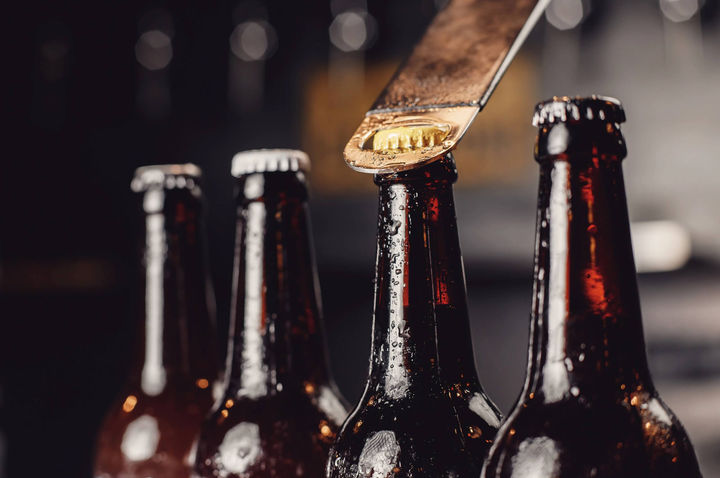 At Dzalbay Cantina you can enjoy jazz and blues live music every day. And there are about 30 types of beer at Dzalbay,