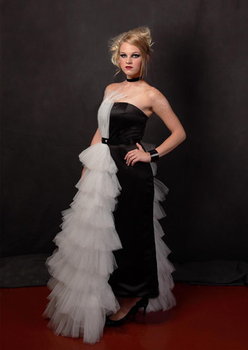 Black satin and white layered tulle gown | Dolcec Black satin and white layered tulle gown | Dolcec