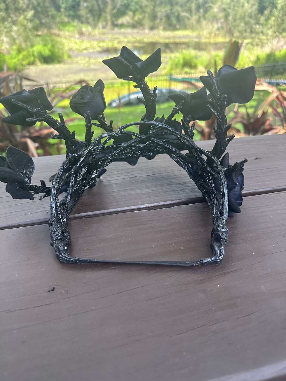 Thumbnail: Black rose tiara