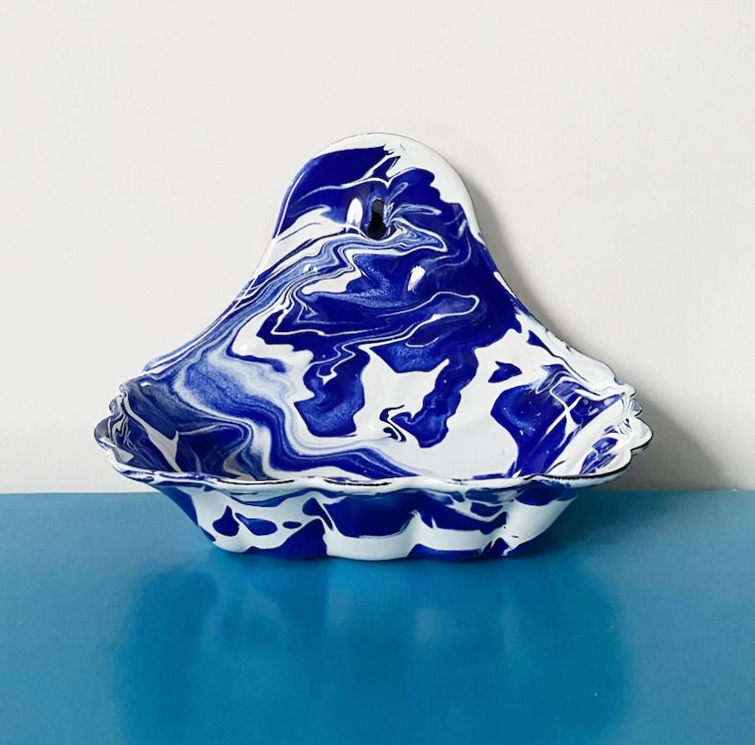 Thumbnail: Vintage style enamel soap dish