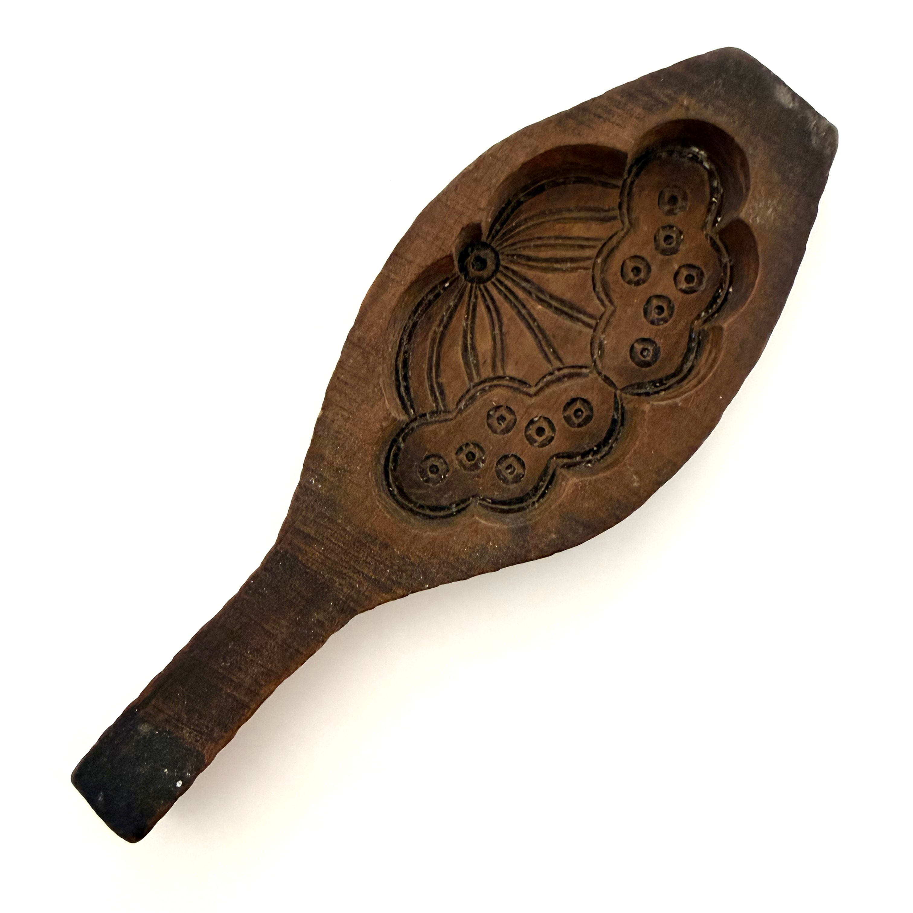 Vintage wooden moon cake/steam bun mold
