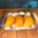 TRES EMPANADAS