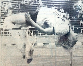 Tanya Jolliffe high jumping
