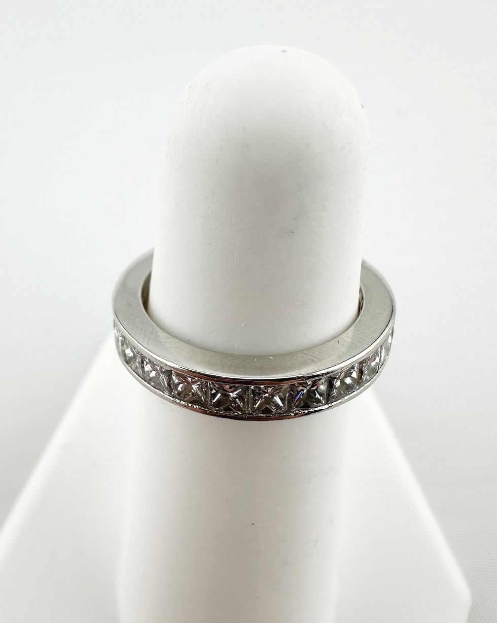 Thumbnail: Platinum and Diamond ring