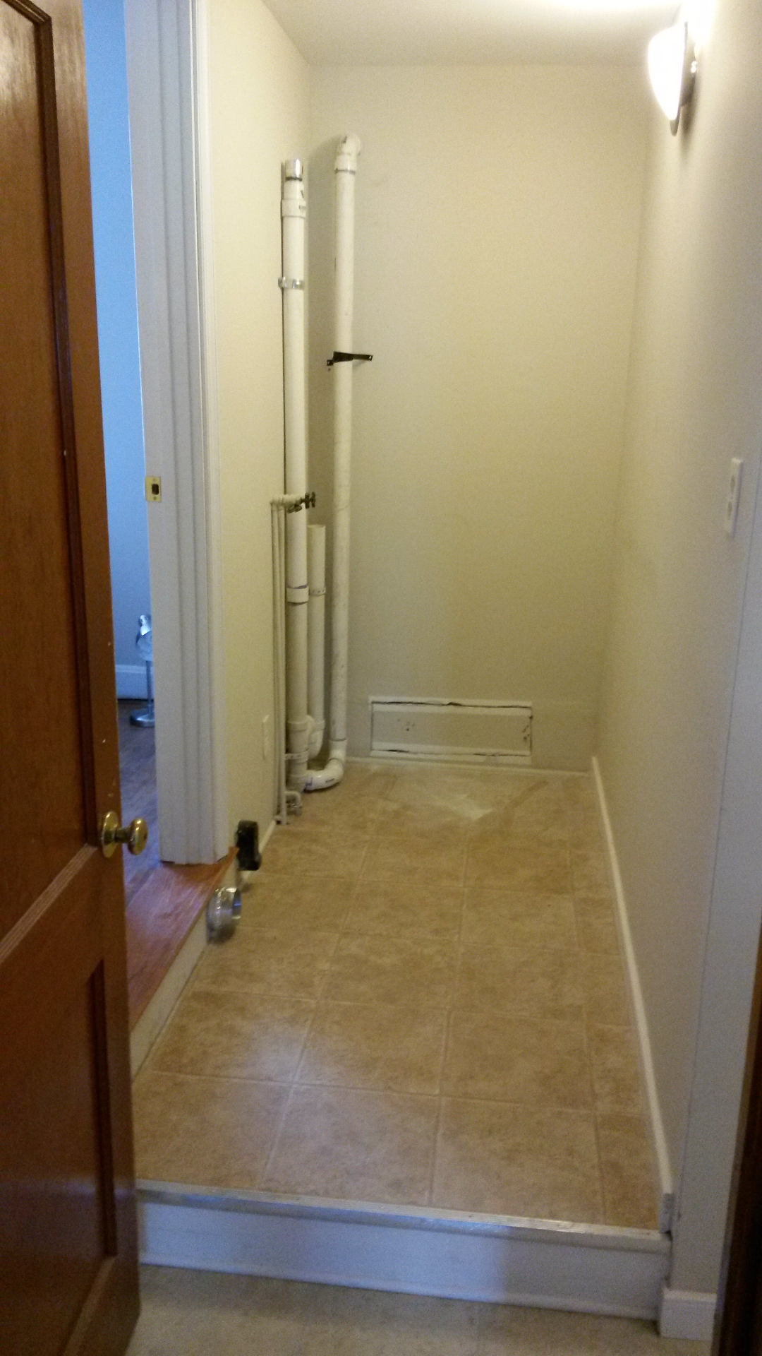 Bedroom to Bathroom ( hallway to adjacent room)_edited.jpg