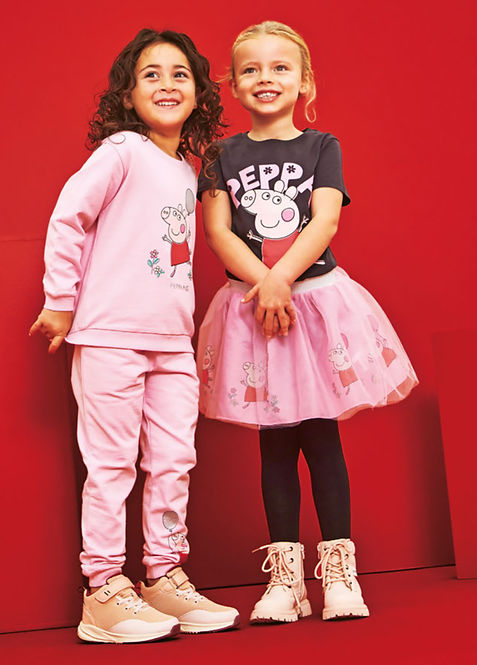 Claire&AyaMira_Smash_Agency3.jpg