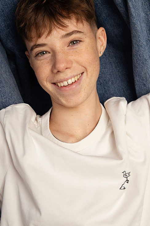 Magnus_Smash_Agency_-(1 of 1).jpg