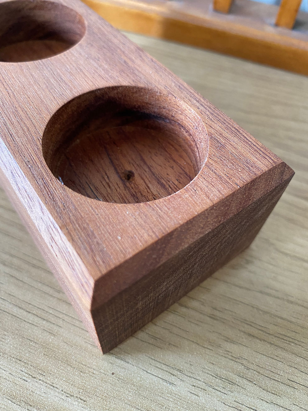 Thumbnail: Candle holder