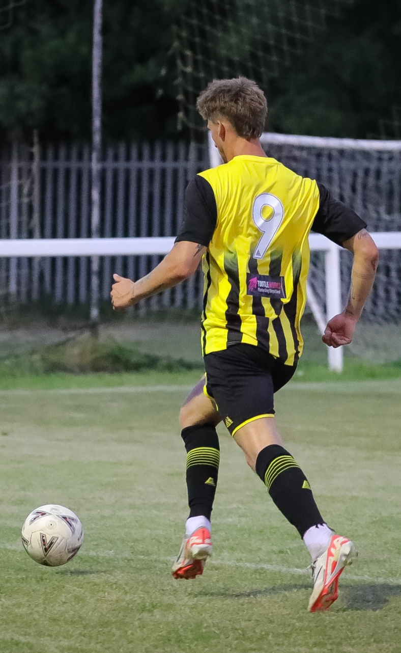 Tootle Works Continues Shirt Sponsorship with Larkfield Football Club