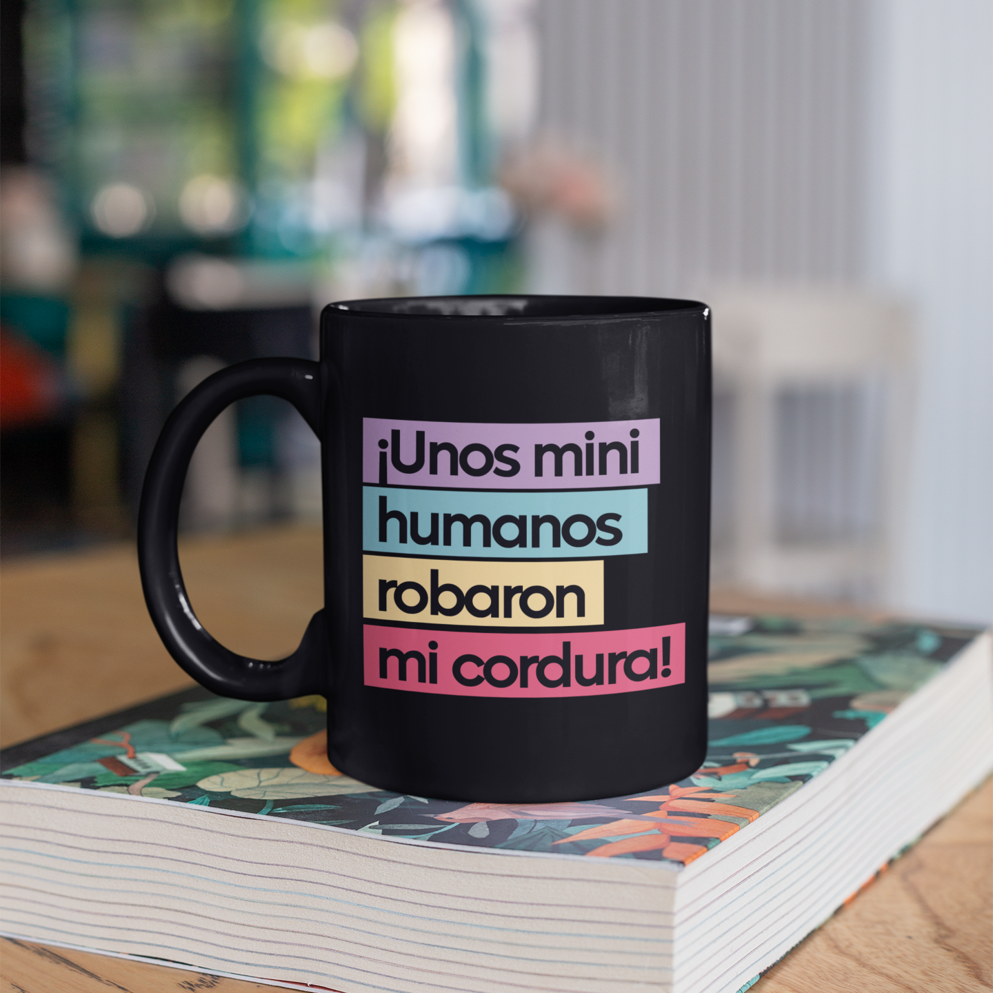 Taza Negra Maestro ¡Unos mini humanos robaron mi cordura!