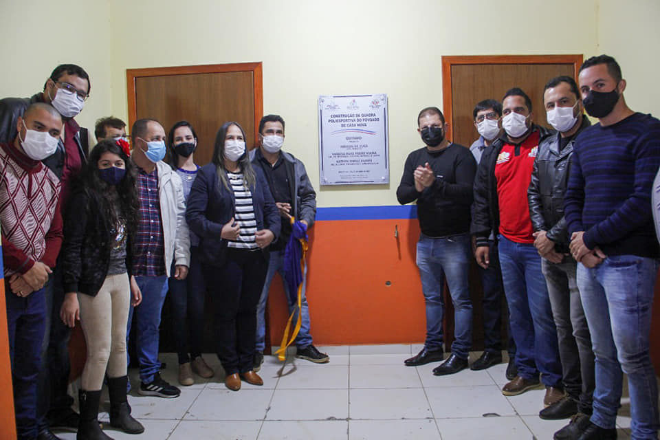 PREFEITO QUINHO INAUGURA QUADRA POLIESPORTIVA DE CASA NOVA