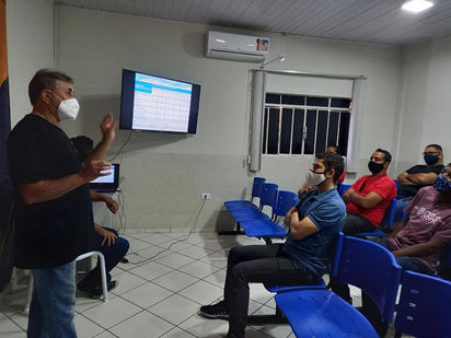 A SECRETARIA DE EDUCAÇÃO OFERECEU UM DIA DE FORMAÇÃO PARA SUA EQUIPE DE NOVOS SECRETÁRIOS.