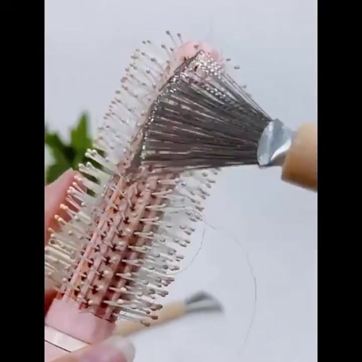 Miniature : Présentation du Nettoyeur pour brosse à cheveux