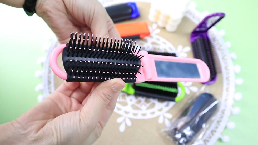 Miniature : Présentation de la Brosse à cheveux pliable