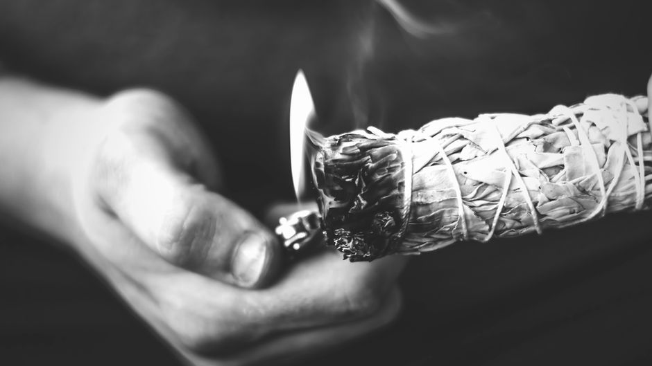 How to Use Sage Effectively - To cleanse your Aura or Space
