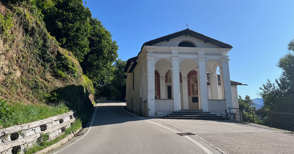 Kirche am Weg nach Arosio