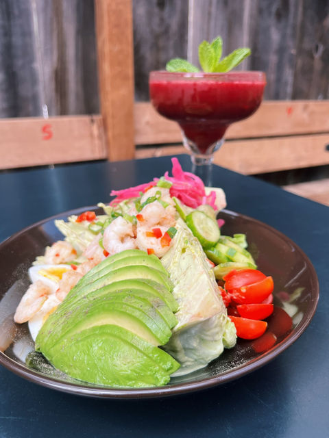 Shows images of food that is served at the restaurant.