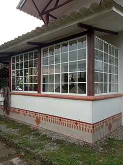 Ventana en sistema ingles blanco pintura