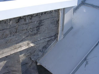 ドクター雨仕舞い 屋根 雨漏り事例 雨水を堰き止める②