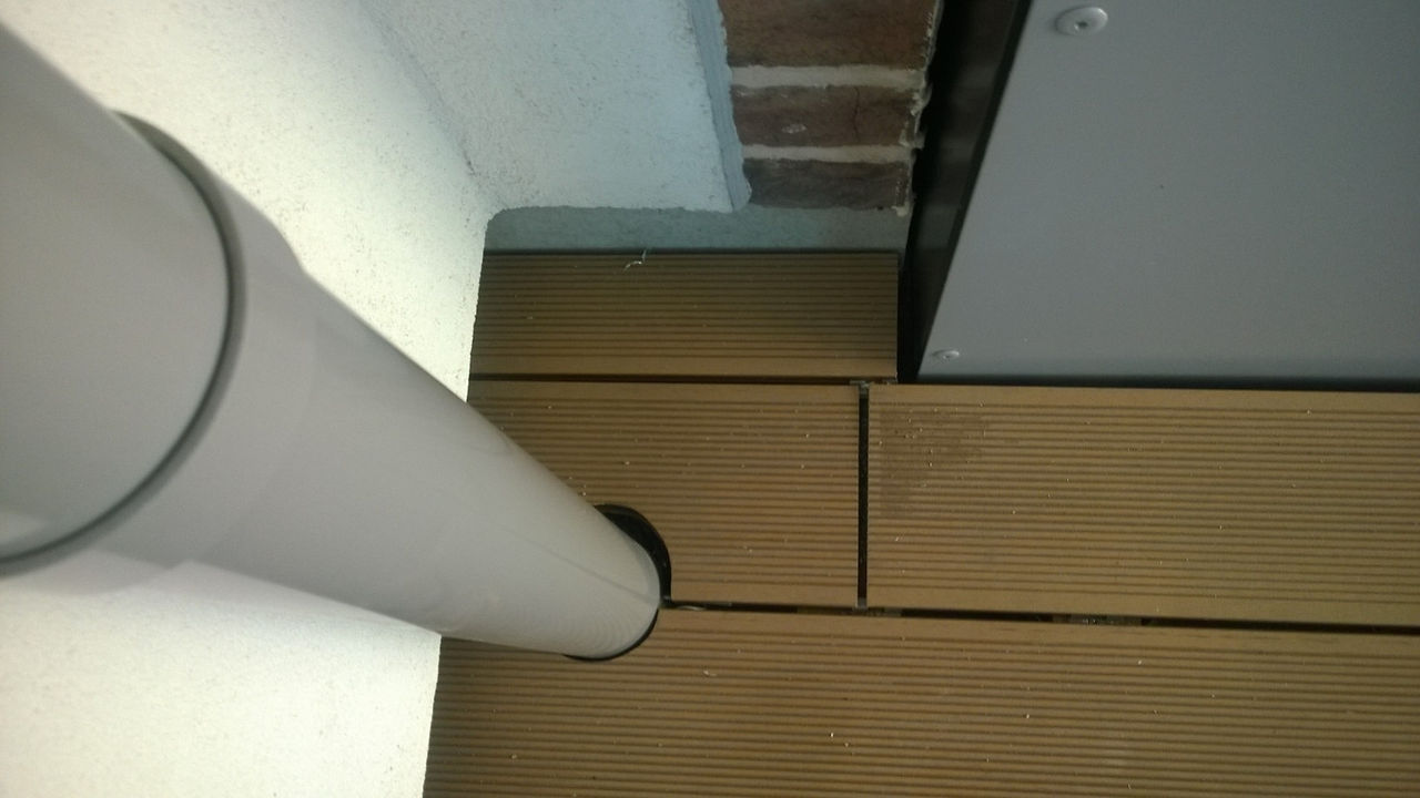 Property snagging image - decking 3