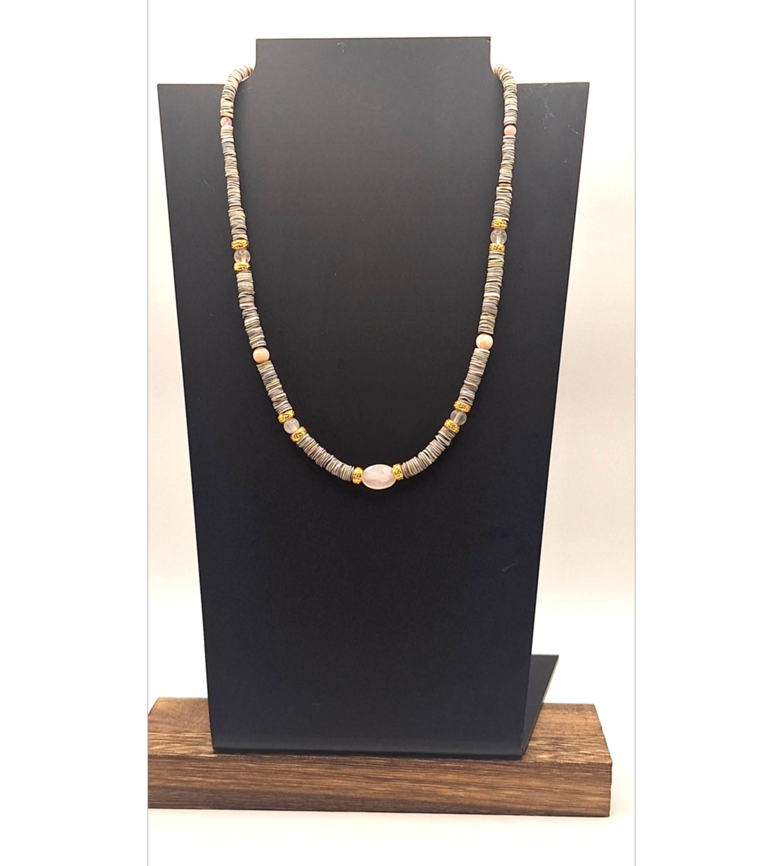 collier coquillage et quartz rose