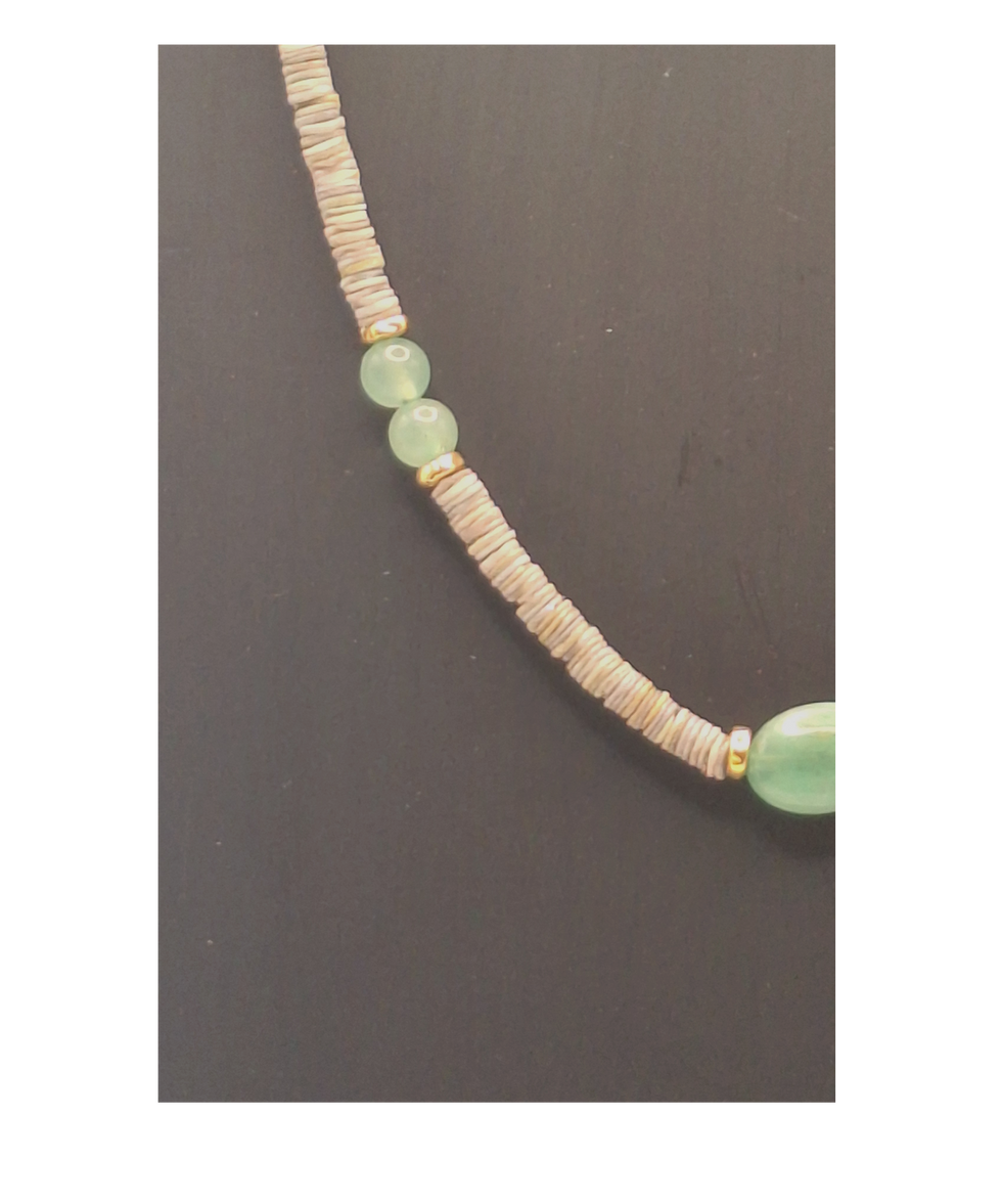 Miniature : collier coquillage et aventurine