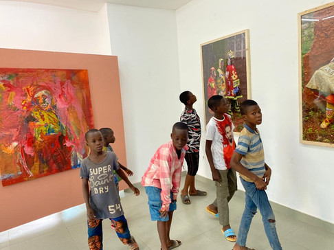 visite de l'exposition avec les enfants