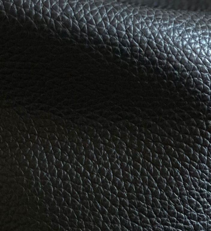 The black leather created by Tirrena Leather Processing, a tannery based in Lonigo (VI)