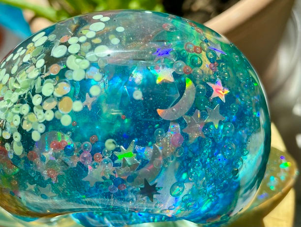 Thumbnail: resin glass snail
