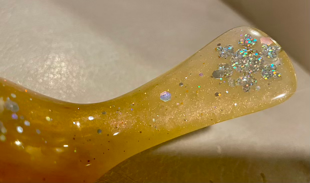 Thumbnail: snowflake resin bird