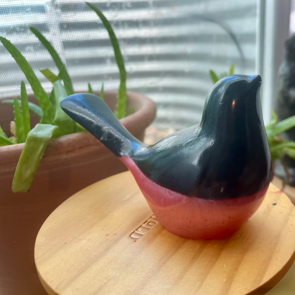 Thumbnail: glass animals bird