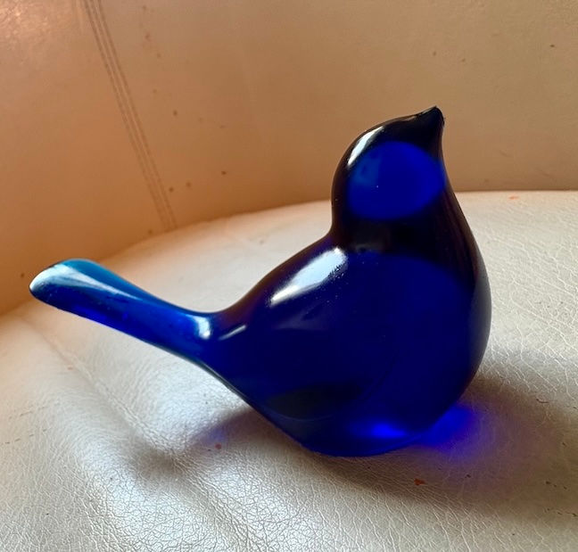 Thumbnail: Translucent blue glass resin bird